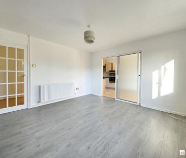 3 bedroom end of terrace house to rent - Photo 1