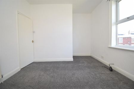 Westfield Road, Horbury - Photo 3