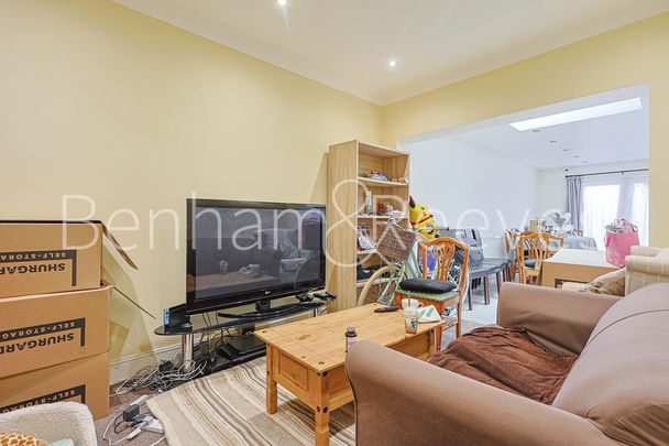 5 bedroom semi-detached house to rent - Photo 1