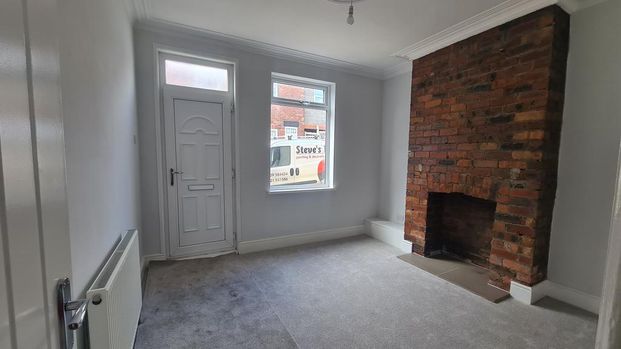2 bedroom terraced house to rent - Photo 1