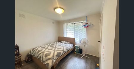 3-Bedroom Family Home in a Quiet, Convenient Location !!! - Photo 3