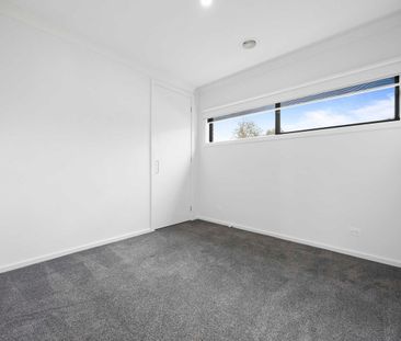 Modern Comfort in a Convenient Brown Hill Setting - Photo 3