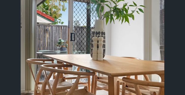 Modern 2-Bedroom Townhouse for Rent in Redbank - Photo 1