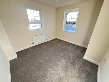 4 bedroom detached house to rent - Photo 3