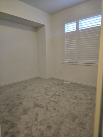 For Lease - 40 Lemon Avenue, Thorold, Ontario - Photo 4