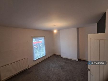 3 bedroom terraced house to rent - Photo 2