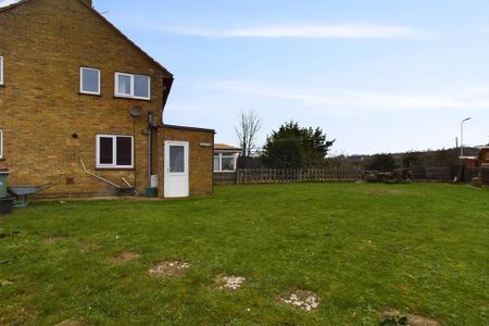 2 bedroom semi-detached house to rent - Photo 3