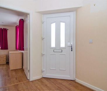 2 bedroom detached bungalow to rent - Photo 4
