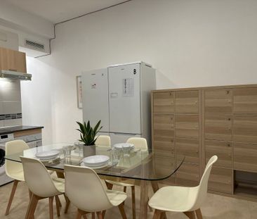 Beautiful cozy room in Sol - Photo 3