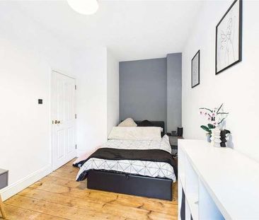 Southampton Street, Farnborough, Hampshire, GU14 - Photo 4