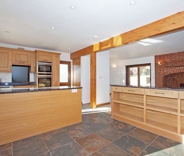 3 bedroom detached house to rent - Photo 5