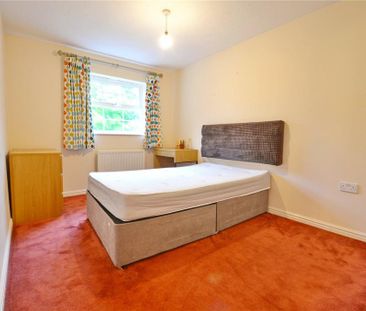 6 bedroom semi-detached house to rent - Photo 2