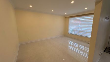 For Lease - 7 Goddard Street Unit# Main, Toronto, Ontario - Photo 3