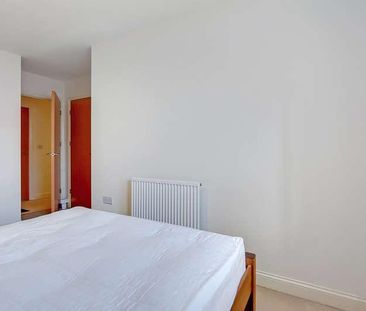 Mornington Close, London, NW9 - Photo 1
