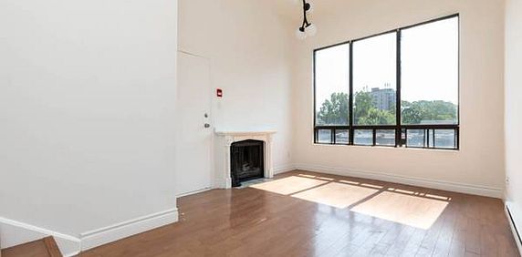 181 GERRARD ST. E. #401 - SPACIOUS,1BR/1BATH, DECK, STEPS TO TTC! - Photo 2