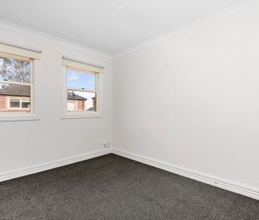 8/21 Fairholm Grove, Camberwell VIC 3124 - Townhouse For Rent | Domain - Photo 3