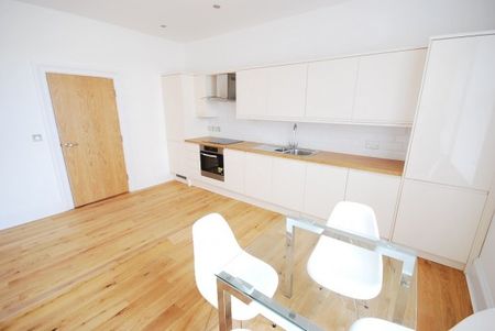 2 Bed - Grainger Street Newcastle - Photo 2