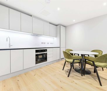 Recently refurbished one bedroom apartment in a high specification new development on Baker Street - Photo 1