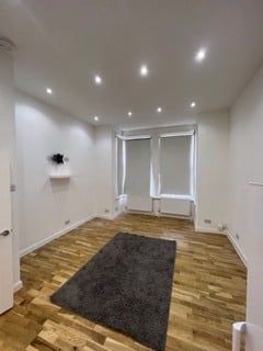 2 Bed Flat, Thurlestone Road, SE27 - Photo 2