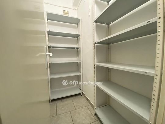 Lakótelep, Veszprém, 8500, Pápa - Fotó 1