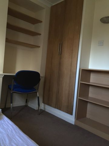 Room in a Shared House, Fountains Close, BN1 - Photo 5