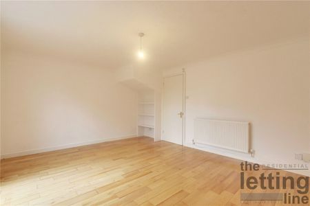 Rossington Close, Enfield, Middlesex, EN1 4LN - Photo 2