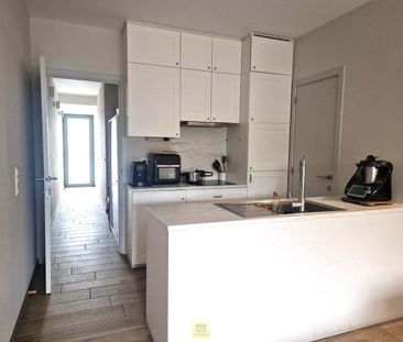 Gelijkvloers appartement met terras/tuin én autostaanplaats nabij c... - Photo 1