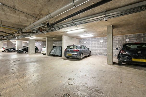 Plough Road, Battersea, SW11 - Photo 1