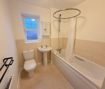 3 bedroom semi-detached house to rent - Photo 5