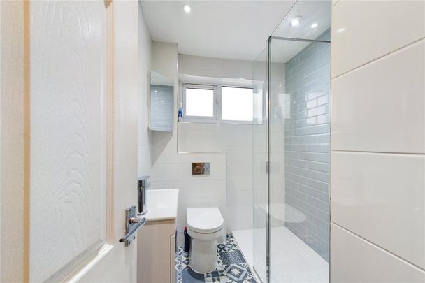 2 bedroom end of terrace house to rent - Photo 1