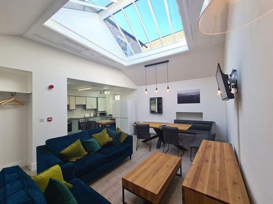 1 bedroom in a house share to rent - Photo 1