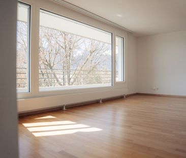 Charmante 4.5-Zimmer-Attikawohnung mit Bergpanorama in Thun - Photo 1