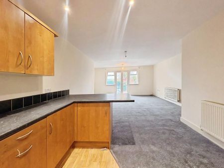 3 bedroom apartment to rent - Photo 2