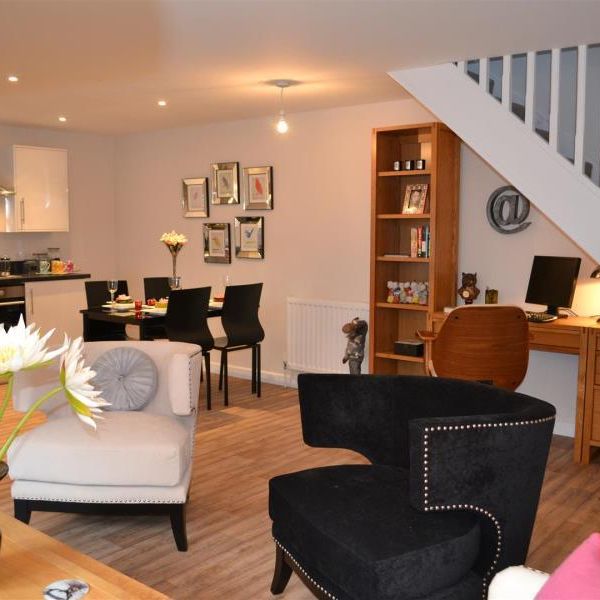 2 bedroom terraced house to rent - Photo 1