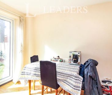 3 bedroom house to rent - Photo 3