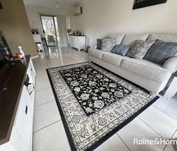 FANTASTIC LOCATION & PEACEFUL HOME! NBN, Air-Con, 3 Bed 2&1/2 Bath ... - Photo 1