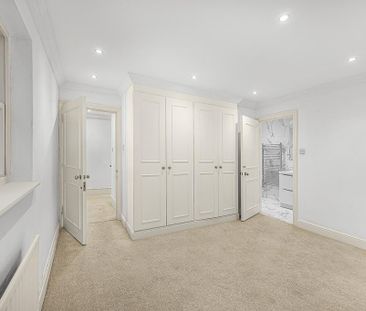 3 bedroom flat to rent - Photo 2