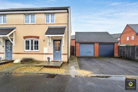 Oswalds Close, Longford, Gloucester - Photo 2