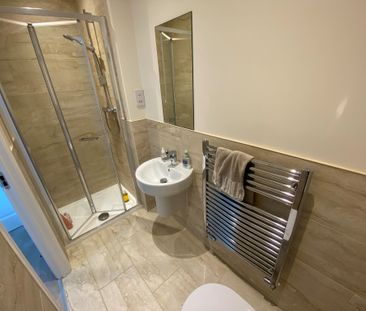 Bletchley Way, Leeds, Horsforth - Photo 4