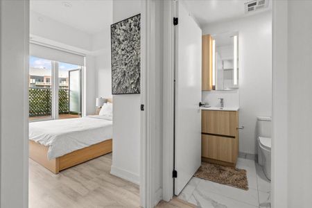 For Lease - 220 Missinnihe Way Unit# 327, Mississauga, Ontario - Photo 2