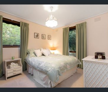 Fabulous Family Living – Three bedroom plus study home within Mount... - Photo 4