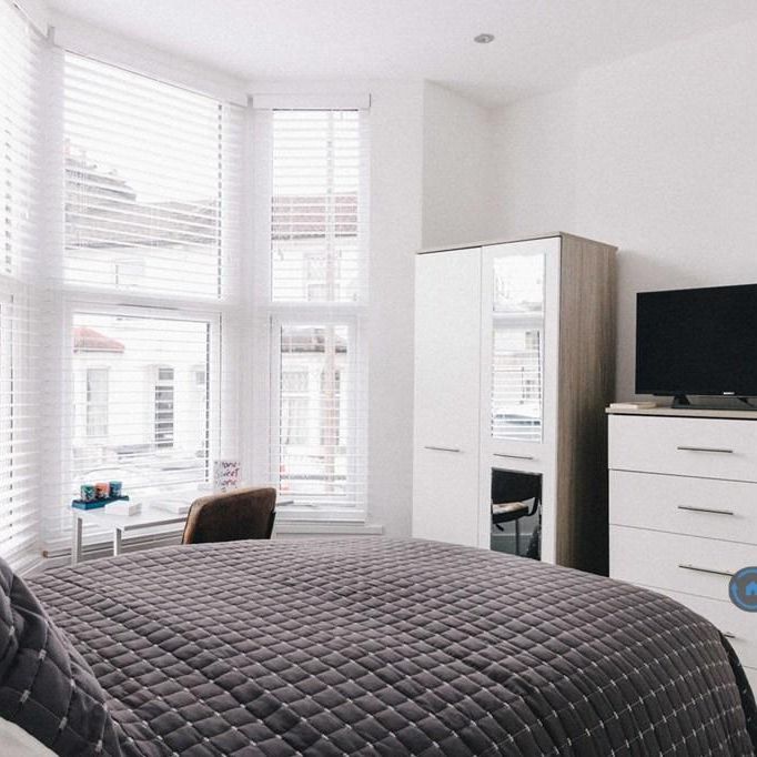 1 bedroom in a house share to rent - Photo 1