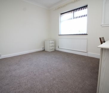 2 Bedroom Detached Bungalow - Photo 4