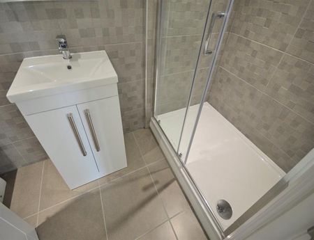 2 Bedroom Apartment To Let - Photo 4