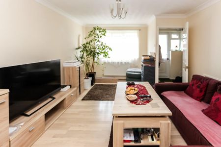 2 bedroom semi-detached house to rent - Photo 2