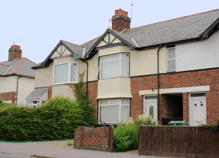 4 bedroom semi-detached house to rent - Photo 5