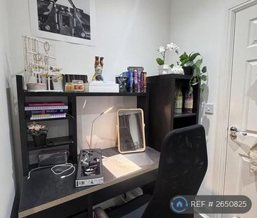 6 bedroom detached house to rent - Photo 5