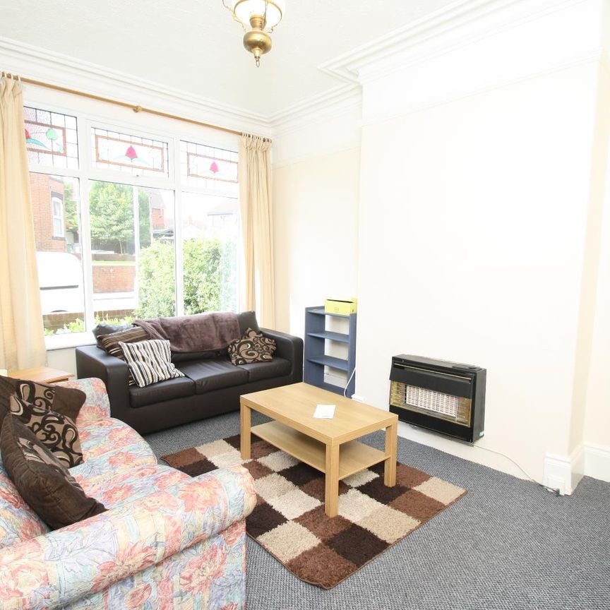 4 bedroom terraced house to rent - Photo 1