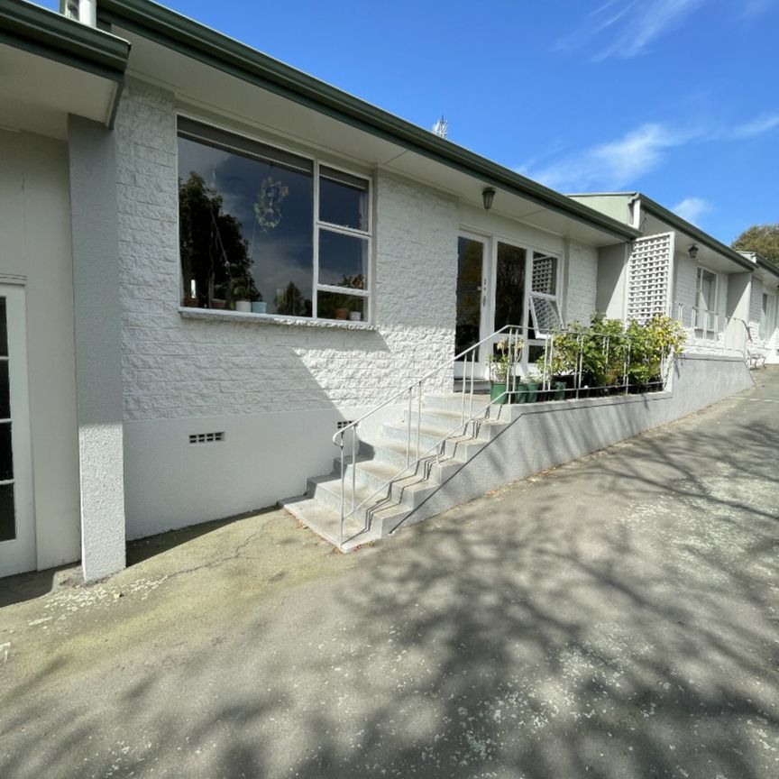 Charming Two-Bedroom Unit Near C-Bay - Photo 1