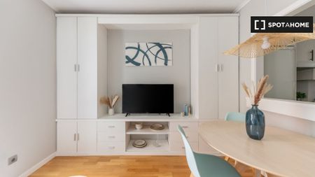 madrid, Community of Madrid 28022 - Photo 4